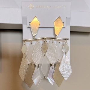 NWOT Kendra Scott Hanna Earrings in GOLD and IVORY
